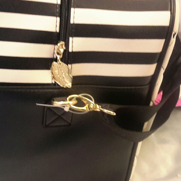 Betsey johnson LUV BETSEYweekender 2pc blkwht NWT - Picture 7 of 8